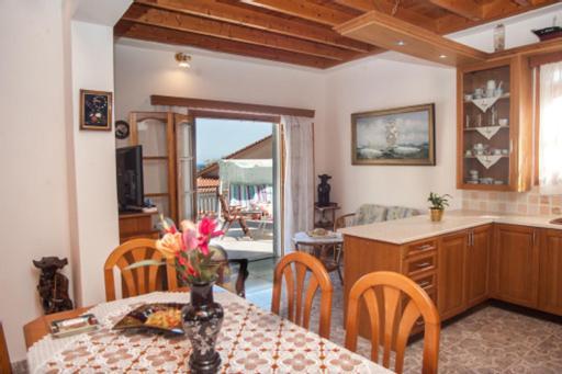 فيلا Fernanda'S Traditional 2 Floor House بوروس المظهر الخارجي الصورة