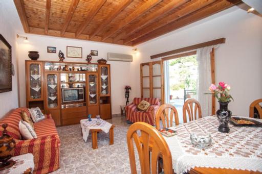 فيلا Fernanda'S Traditional 2 Floor House بوروس المظهر الخارجي الصورة