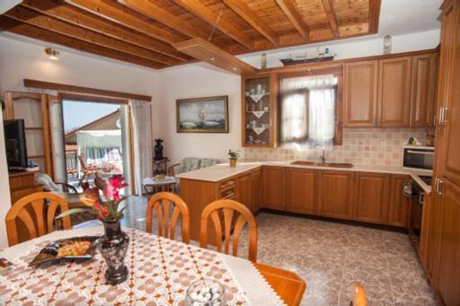 فيلا Fernanda'S Traditional 2 Floor House بوروس المظهر الخارجي الصورة